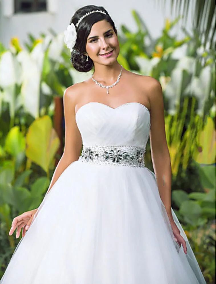 Neu eingetroffenes Ballkleid-Brautkleid, klassisch, zeitlos, elegant, luxuriös, einfach erhaben, bodenlang, herzförmiger Tüll mit Perlenstickerei