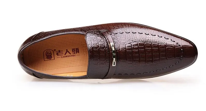 Style chaud Mode Hommes Formel / Robe Commerciale En Cuir Véritable Sculpté Respirant Bussiness Slip-On Marron Haute Qualité Chaussures De Fête De Mariage