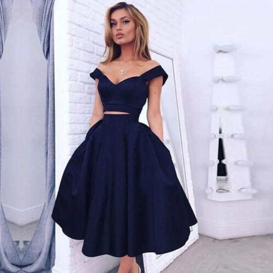 Elegant cocktailklänning Navy Blue Ball Gow Satin Vneck Cocktail Dress 2019 Formell te längd Graduation Prom Clows Robe D5340819