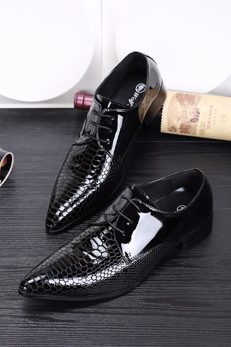 Scarpe da sposa nero a punta le dita dei piedi scarpe di cuoio Mens brevetto modello Snake Sapato Masculino Lace Up Plus Size Creepers