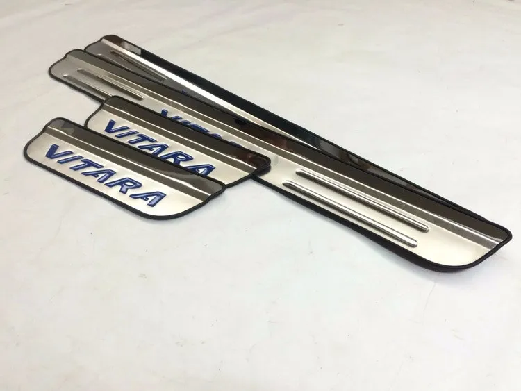 لـ Suzuki Vitara 2016 Door Sill Protector Podal Plate Plate Car Expressories Sticker Stainless Steel4484392