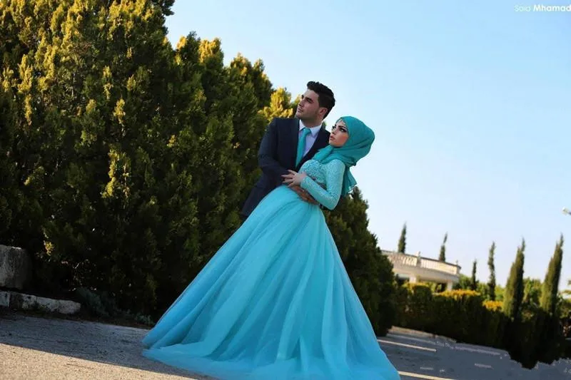 2019 Vestidos de novia musulmanes Azul cielo Manga larga Cuello alto Encaje Vestidos de novia de cristal Por encargo Tallas grandes Vestido de novia de una línea