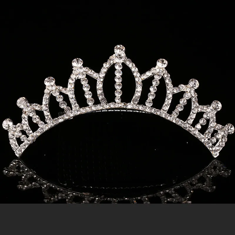 2023 Trendy 10 Styles Headpieces Weddingaccessoires Shining Rhinestone Crown Girls039 Tiaras Fashion Crowns Bridal Accessories5455212