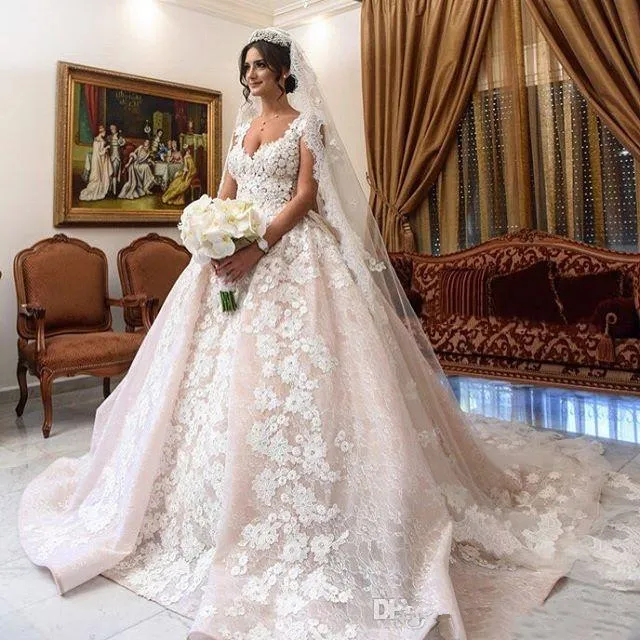 A-Line Vintage Wedding Dresses Detachable Tiered Skirts 2019 Deep V Neck With 3D Flower And Appliques Lace Bridal Gowns