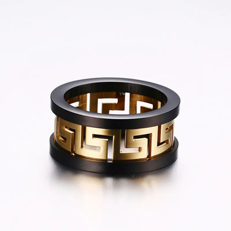 Trendiga grekiska nyckelringar Smycken Mäns Titanium Steel Gold-Color Ring med högpolerad svart accent charmring R-170