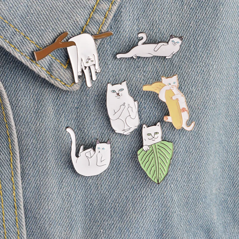 Dessin animé drôle chats avec banane sur branche Design broche broches Badge Pinback bouton Corsage hommes femmes enfant bijoux