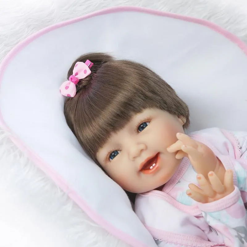 Kinder Weihnachtsgeschenk Süße lebensechte Silikon Reborn Babys Puppe 22 Zoll 55 cm Stoffkörper Neugeborenes Prinzenmädchen mit schöner Kleidung