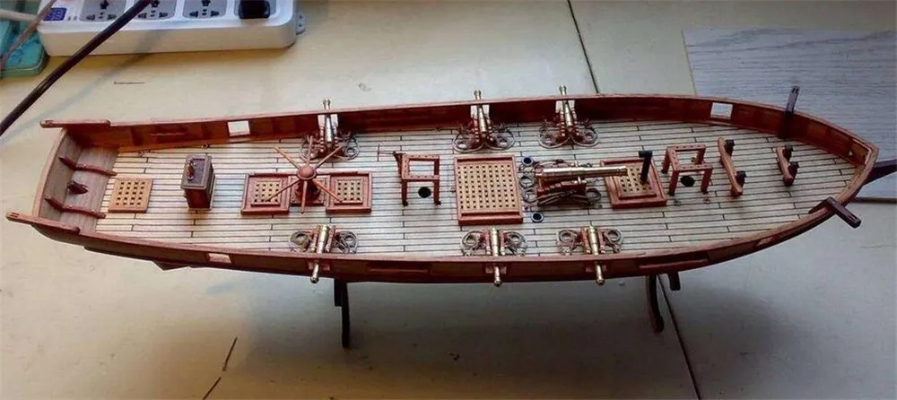 Сборка парусника halcon. Halcon 1840 такелаж. Модель корабля халкон 1840. Halcon Boat 1840. Halcon 1840 сборка.