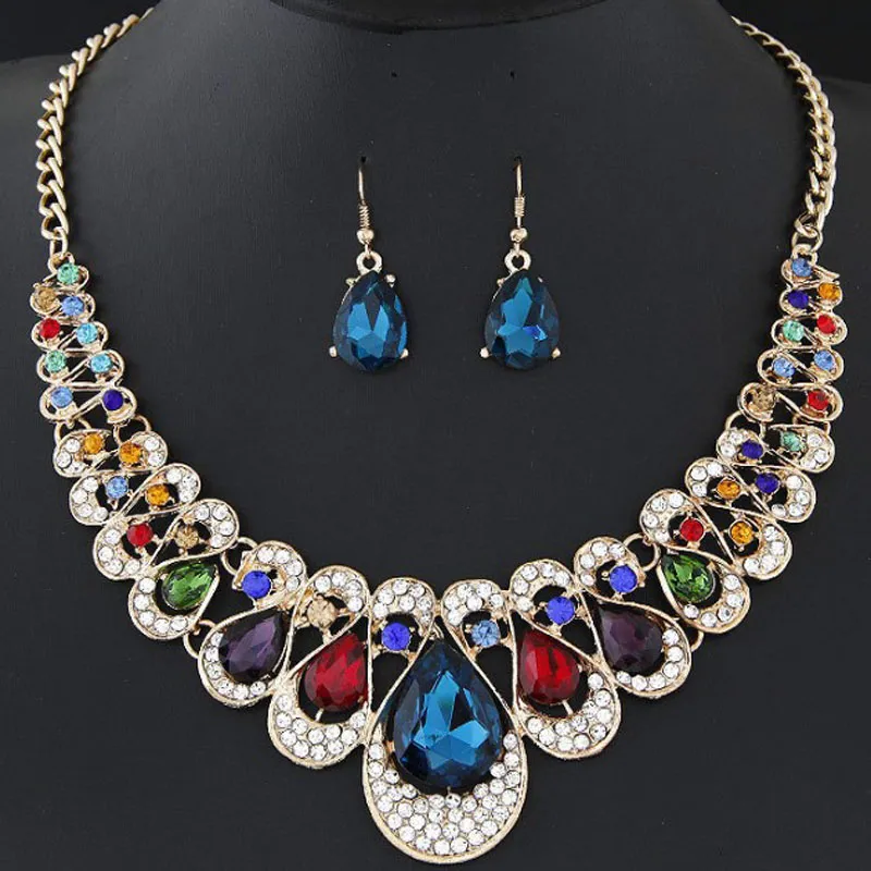 Rojo Azul Negro Colores Collar de aretes lujosos Set Blingbling Stone Collares Moda Fiesta