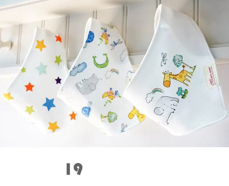 3 pçs / set Bonito momscare Crianças Infantil Bebê Recém-nascido Bandana Bibs Toalha Saliva Toalha Burp Panos de Algodão Dos Desenhos Animados Animal Triangular Cachecol A119