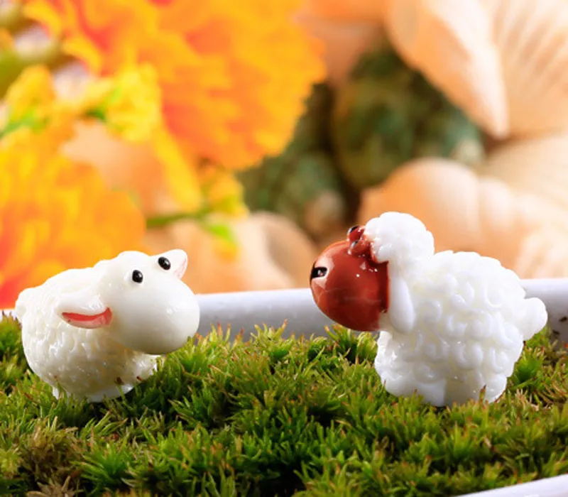 2017 new Ornaments Couple Sheep Moss Micro Landscape Decoration Resin Jewelry Arts and Crafts 