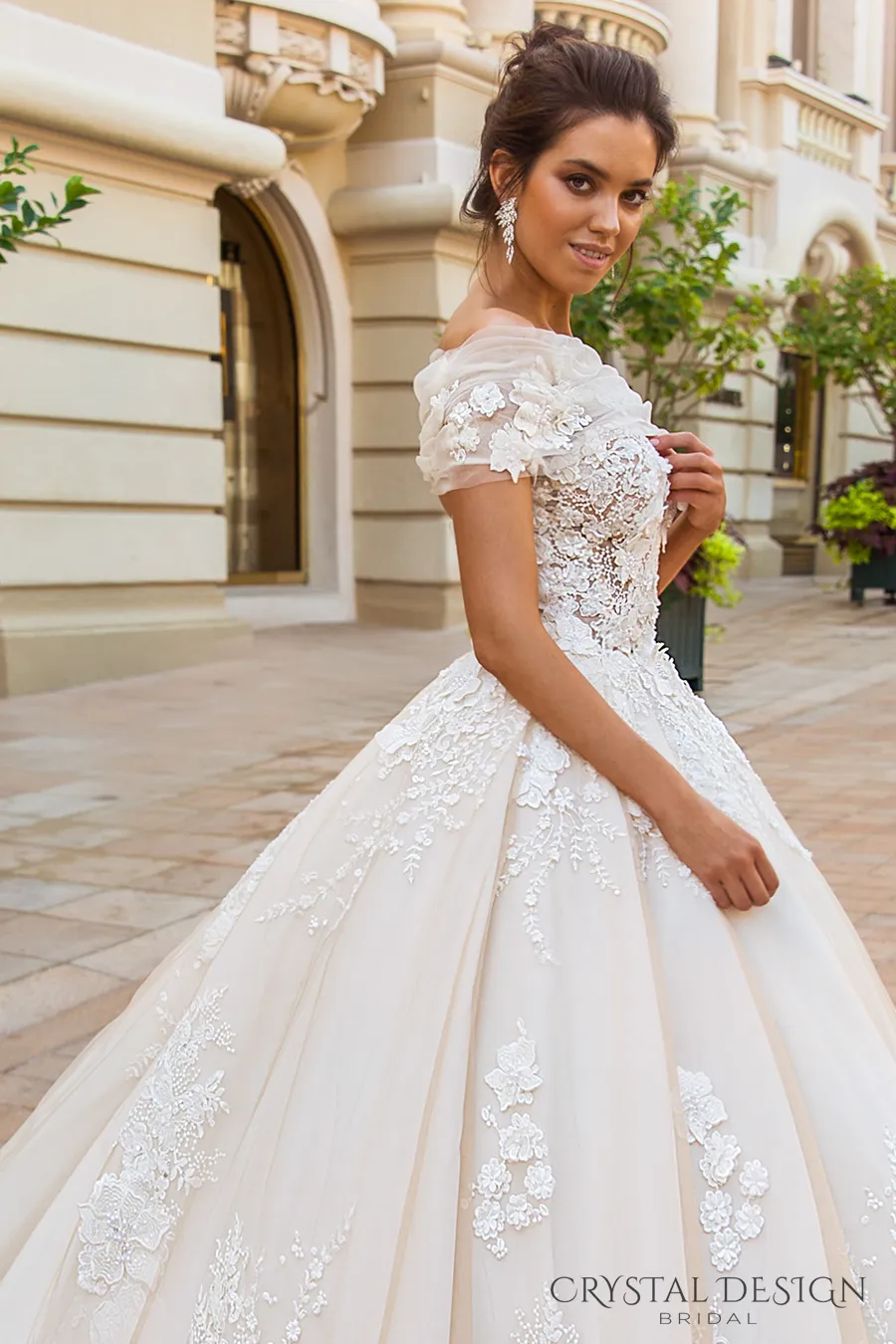 2018 superbes robes de mariée chamapgne légères avec boléro détachable chérie pleine broderie cathédrale train robes de mariée sur mesure