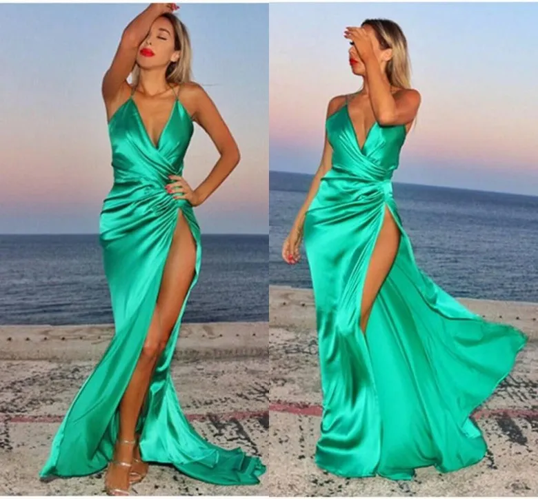 Romantique Soie Satin Vert Robe De Bal Long Dos Nu Étage Longueur Sexy Plage Côté Fente Robes De Soirée Tenue De Soirée Pas Cher