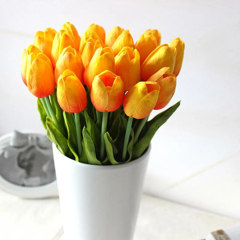 Decorazione di nozze Fiori artificiali Elegante tulipano Fiori decorativi Bouquet 35 cm / 13,7 '' Seta artificiale PU floreale 20 Pz / lotto