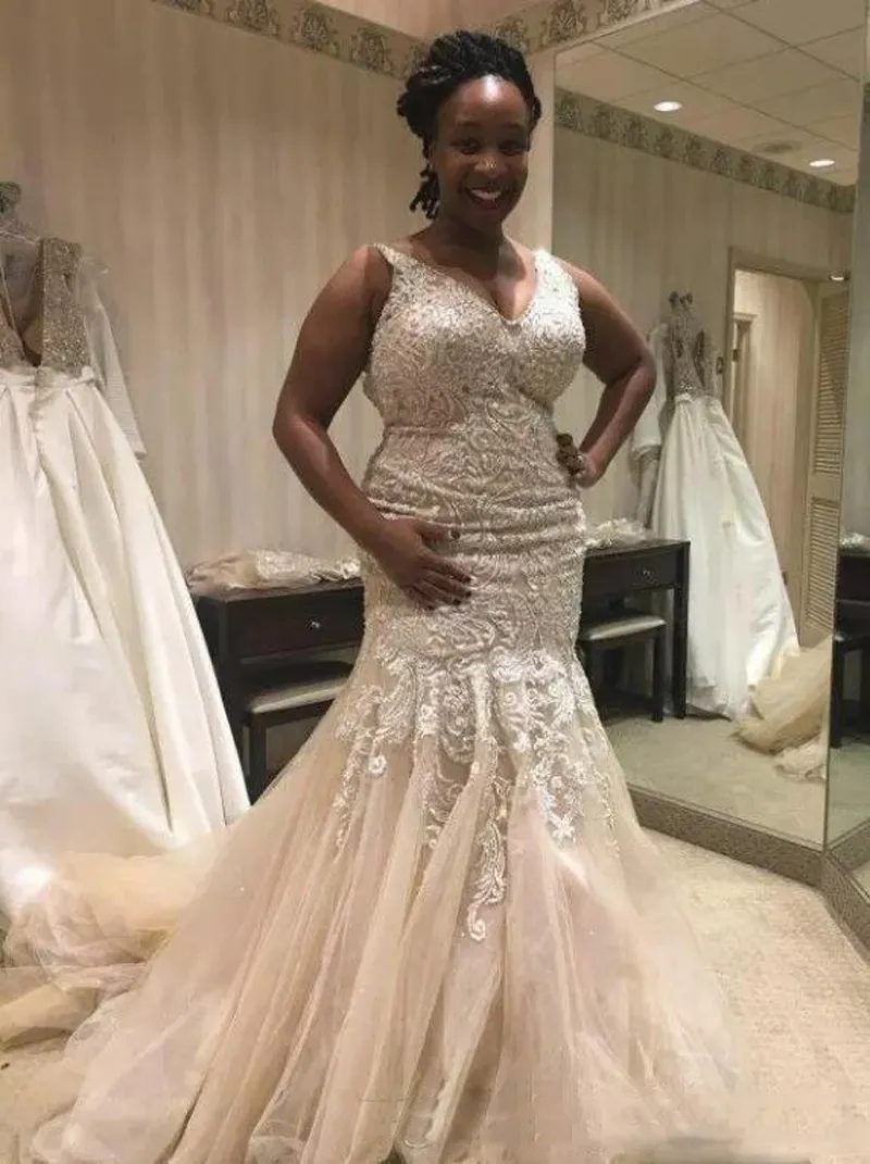 Nigerian Plus Size Wedding Dresses Chapel Train Mermaid V Neck Sweep Train Bridal Gowns With Lace Applique Beading Chains For Beach
