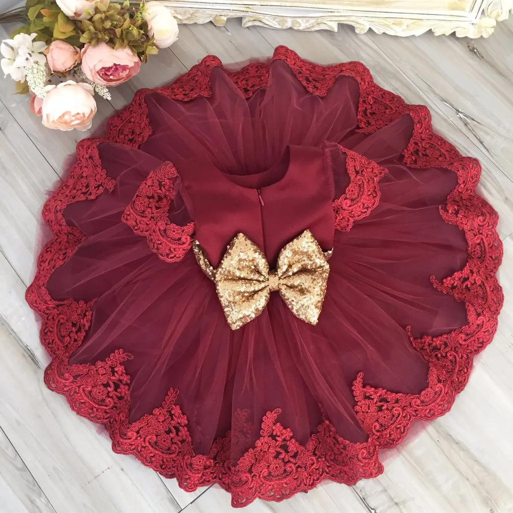 2017 Belle Robe De Fille De Fleur Au Genou Dentelle-Applique Paillettes Dorées Tulle Tenues D'anniversaire De Bébé Filles Mignonnes Robes De Communion De Bébé Filles