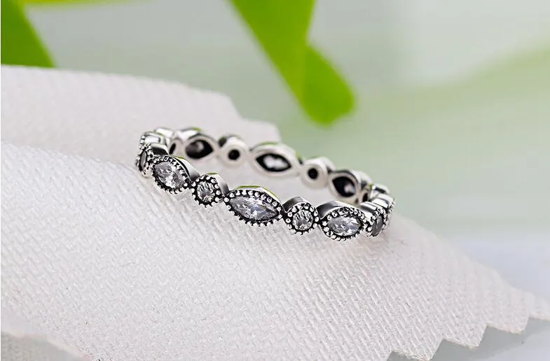 2017 neue heiße Mode Vintage-Schmuck 925 Sterling Silber niedlichen weißen Topas CZ Diamant Edelsteine Hochzeit Frauen Eye Band Ring Geschenk Größe 5-9