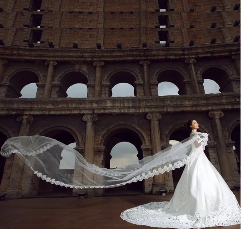 Främjande 5m Wedding Veil 5 meter lång brud högkvalitativ katedral slöja elfenben / vit färg spets kvinnor bröllop tillbehör