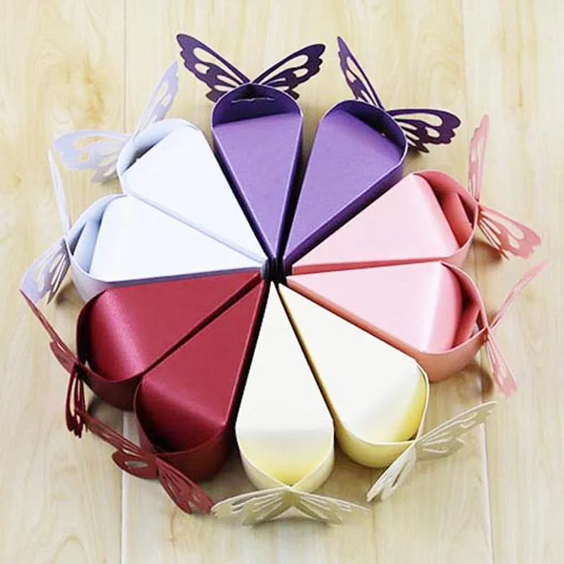 蝶のギフトボックスの結婚式の好みの恩恵を与える結婚式の好意は紫色の結婚式の好意箱のパーティーの好み、10pcはケーキを作ることができます