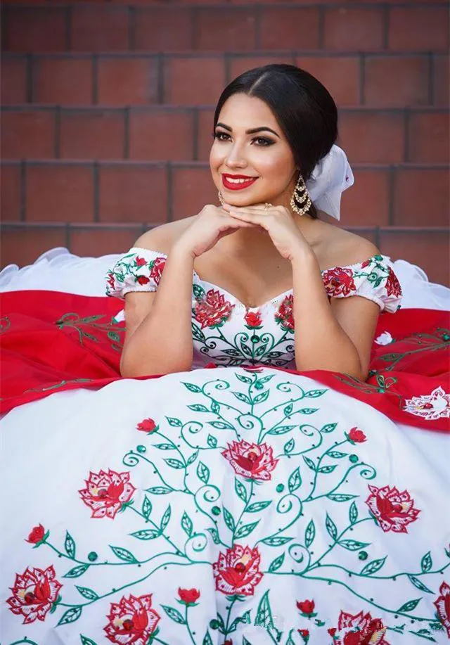 2017 nuevos vestidos de quinceañera vintage blancos y rojos con cuentas bordadas Sweet 16 Prom Pageant Debutante vestido de fiesta QC 450