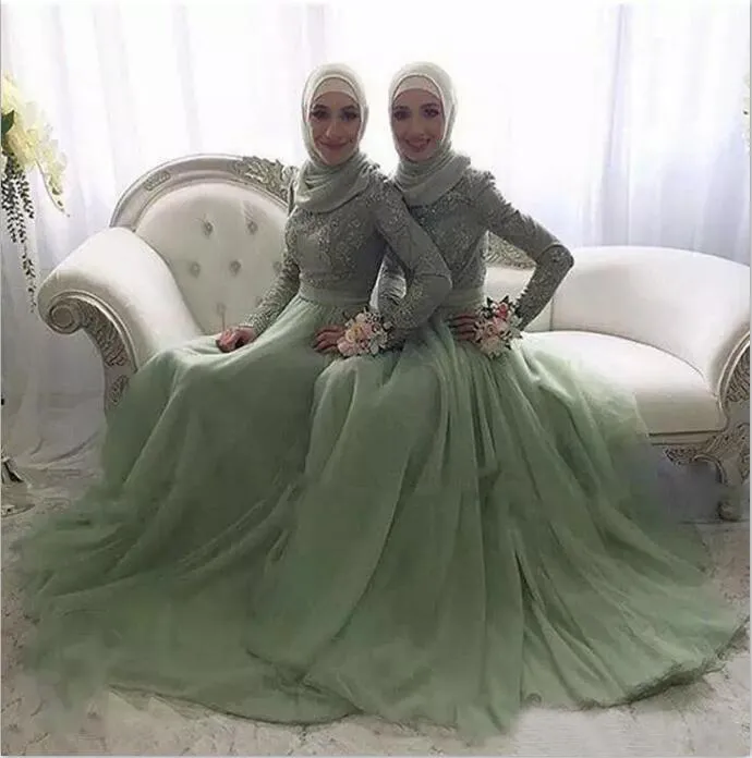 Eleganti abiti da damigella d'onore musulmani 2019 Abiti da damigella d'onore con collo gioiello modesto maniche lunghe in pizzo verde e tulle per abiti da damigella d'onore da sposa