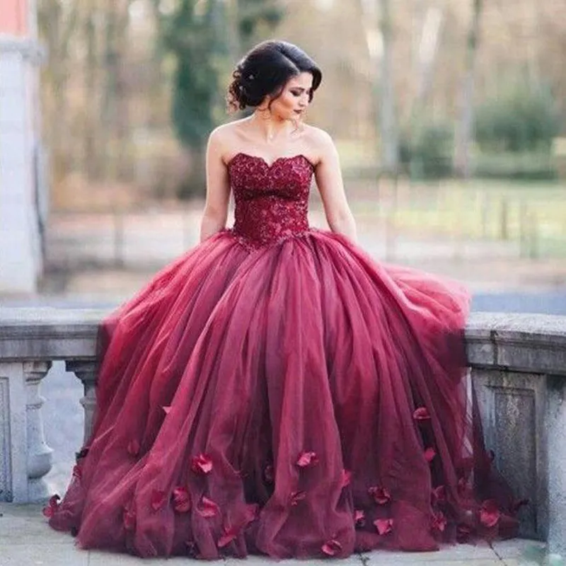 Dark Red Ball Gown Prom Dresses Sweetheart Lace Tulle Petal Embellished Floor Length Evening Gowns 2017 Sweet 16 Dresses