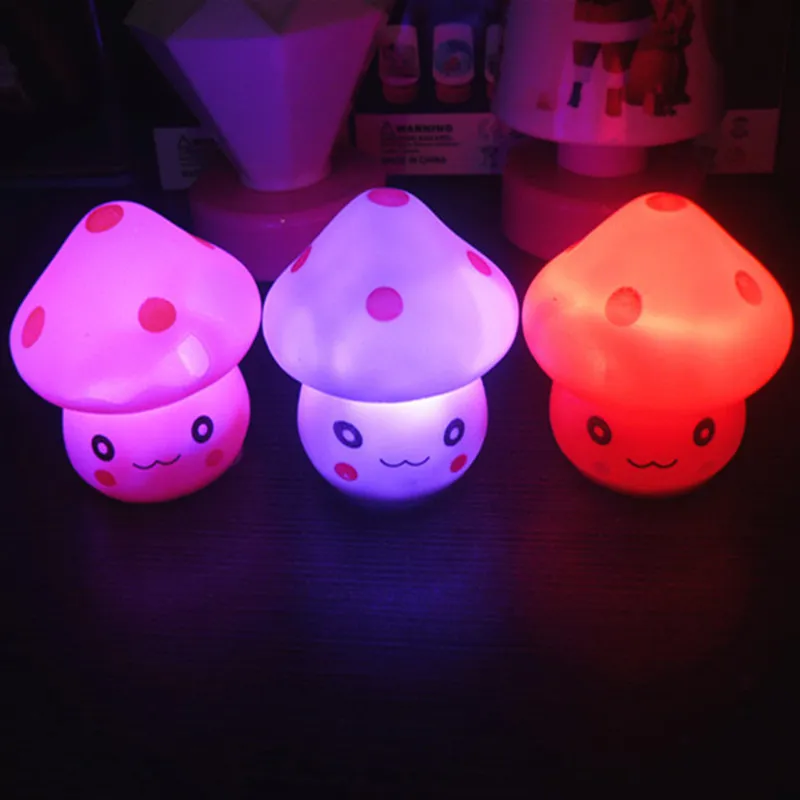LED LED Grzybowa Lampa 6,5 ​​cm Zmiana kolorów Party Lights Mini Soft Dziecko Dziecko Sleeping Nightlight Nowość Luminous Toy Prezent