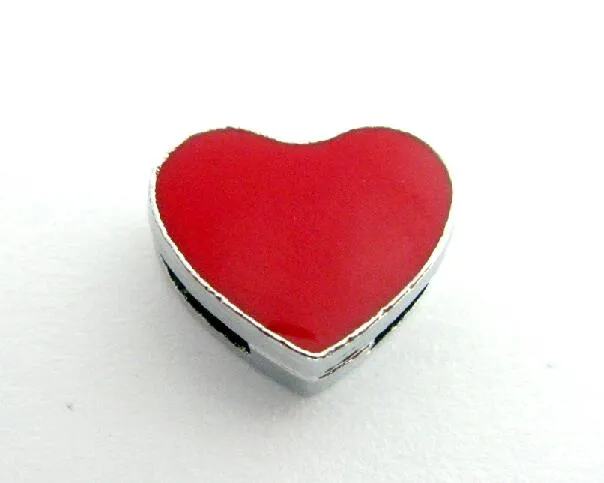 20 50st 8mm Red Heart Slide Charms Diy Eloy Accessories Passar för 8mm armbandsnyckelringar Fashion Jewelrys2262