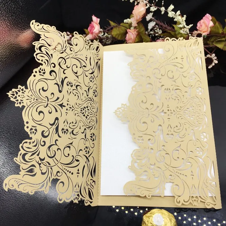 favor de partido favores do casamento convite do casamento Laser Cut oco vazio para dentro Com Envelope Convites de casamento Cartões