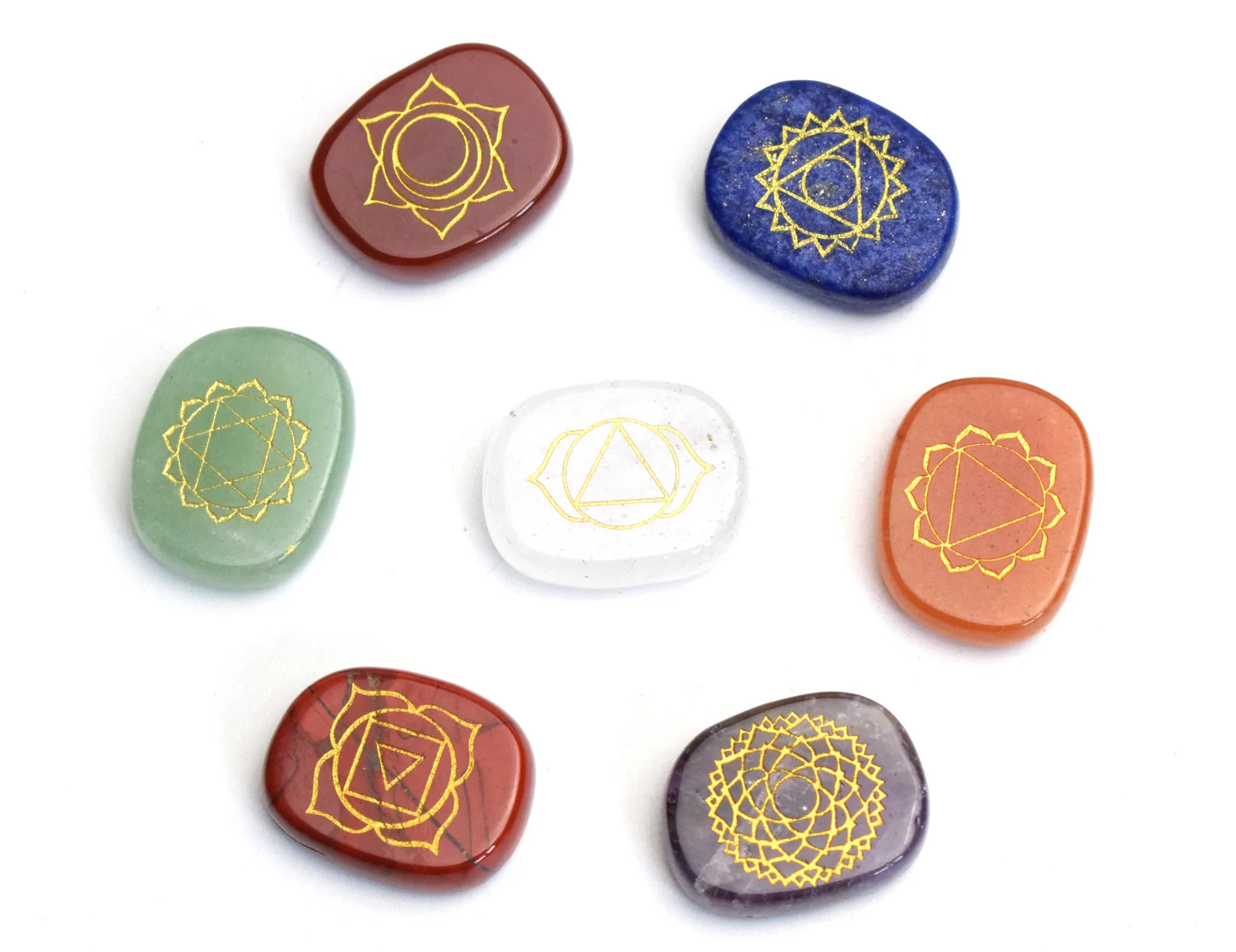 7 Chakra Stone Reiki Healing Crystal med graverade chakra -symboler Holistisk balansering Polerade palmstenar med fri påse