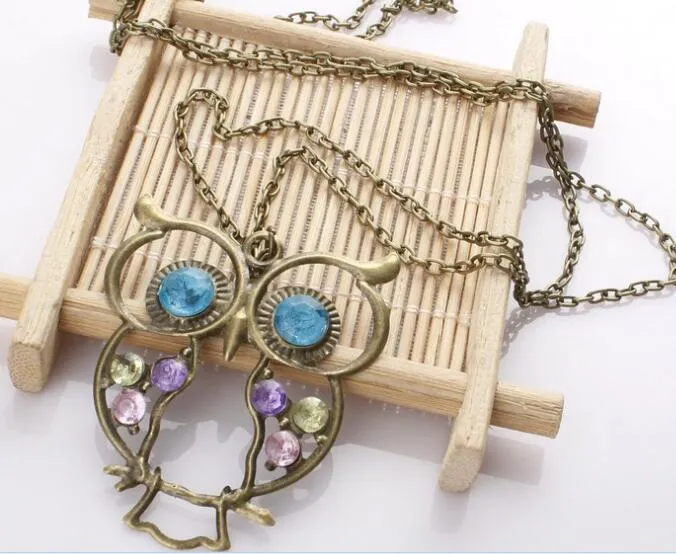 Colliers rétro hibou en diamant pour femmes, colliers longs en bronze et perles en argent antique