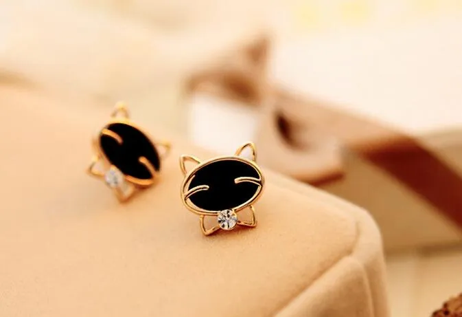 La nouvelle mode mignon noir visage souriant chat diamant haute qualité aiguille fine animal zodiaque Boucles d'oreilles 02