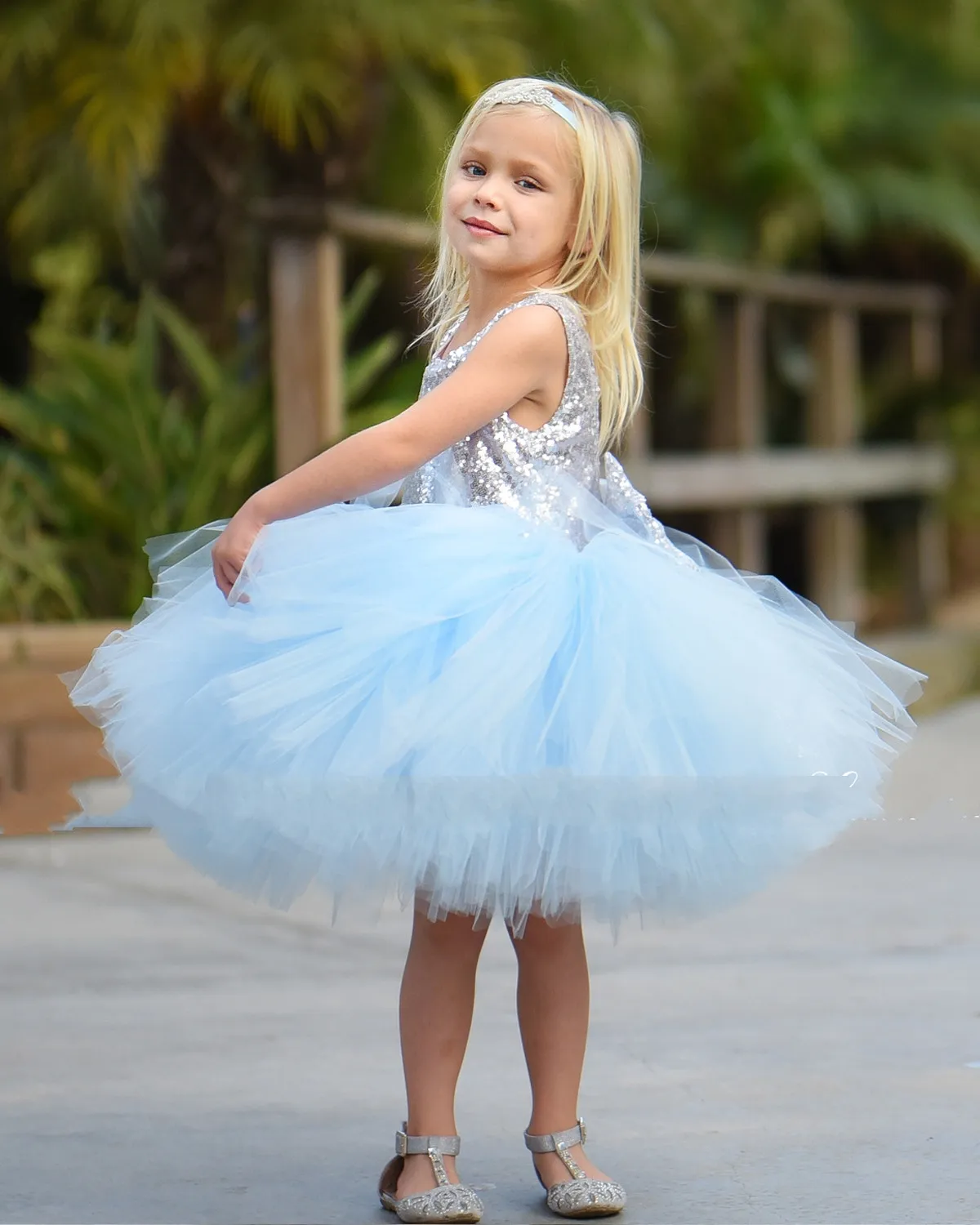 Paillettes princesse filles tutu robes 2017 avec dos coupé en cœur et grand arc violet clair robe de demoiselle d'honneur longueur au genou enfants robe d'anniversaire