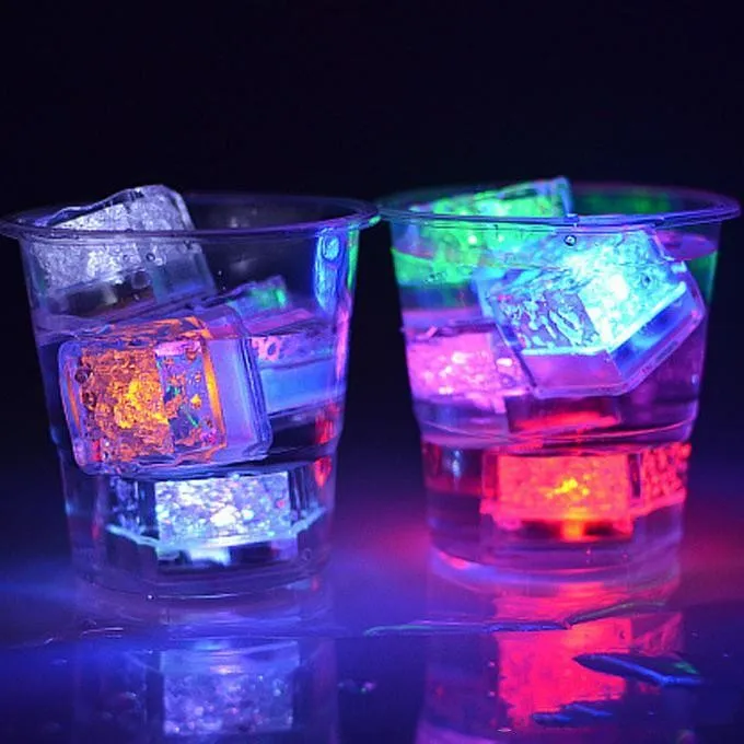 Высокое качество Флэш Ice Cube водные actived светодиодной вспышкой света положить в воду пить вспышки автоматически для венчания партии бары Рождество