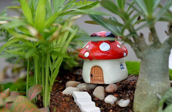 Spedizione gratuita 4size Mini fungo con pois decorativi fata piccolo giardino e accessori la casa in resina artificiale in miniatura