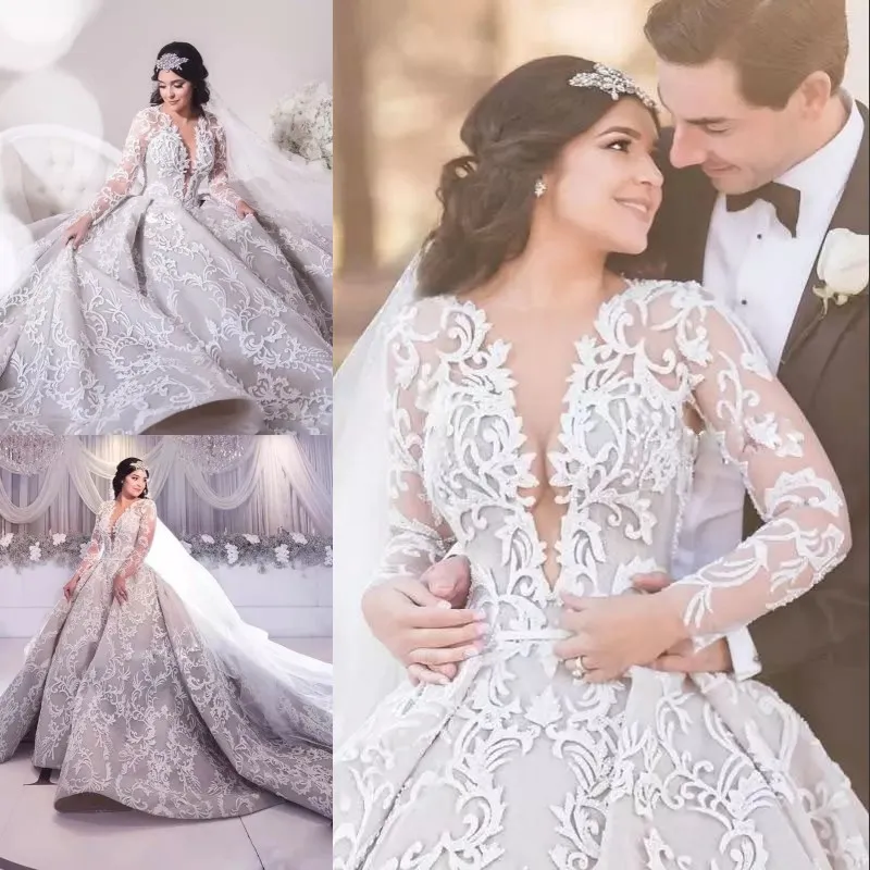 Gorgeous Applique Lace Ball Gown Wedding Dresses Sexy V-Neck Sheer Long Sleeves Promcess Wedding Gown New Plus Size Romantic Bridal Dresses