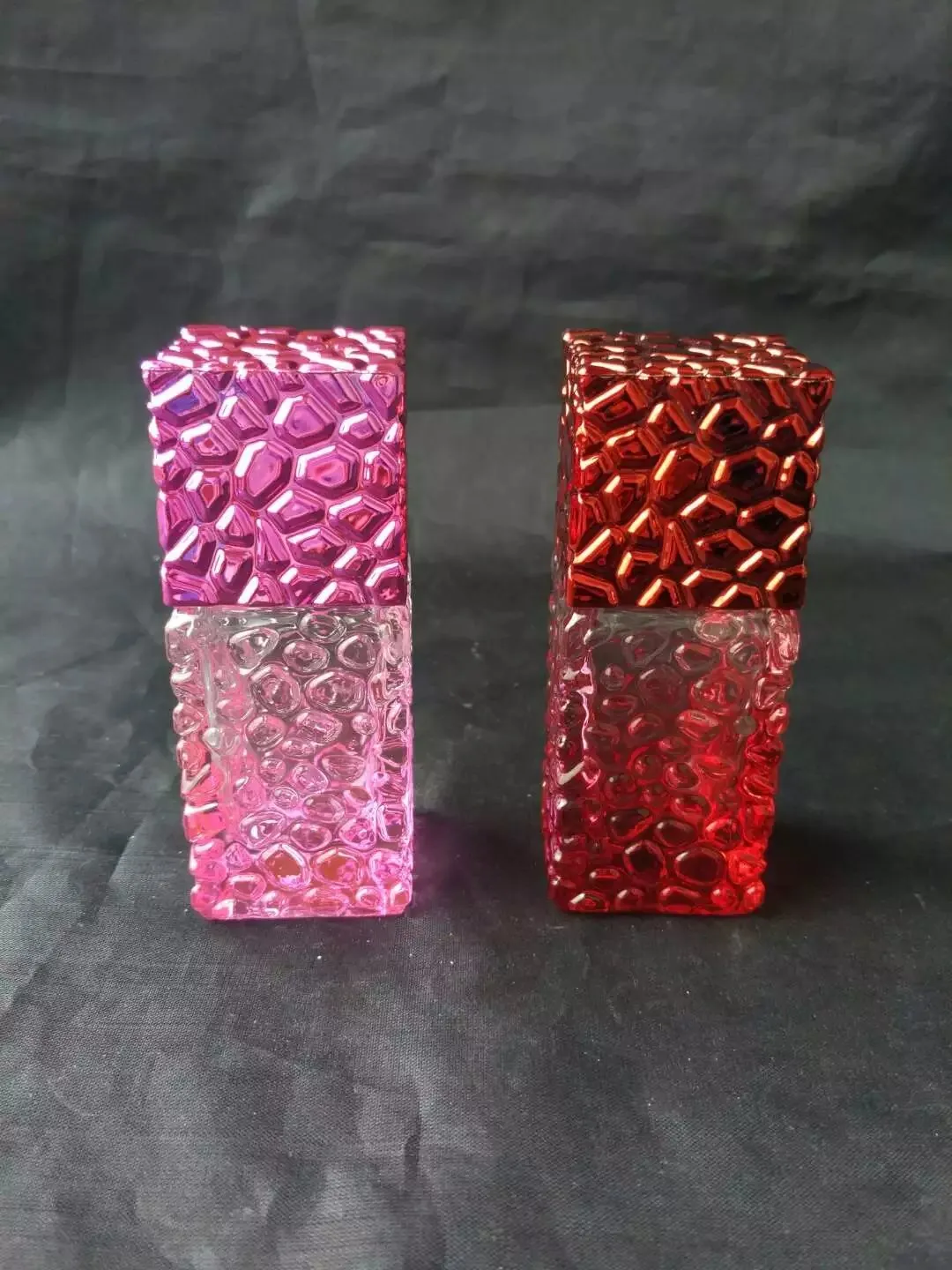 Accessoires de bangs en verre multicolores Water Cube Alcohol Light, Accessoires de bangs en verre en gros, narguilé en verre, pipe à eau sans fumée shippin