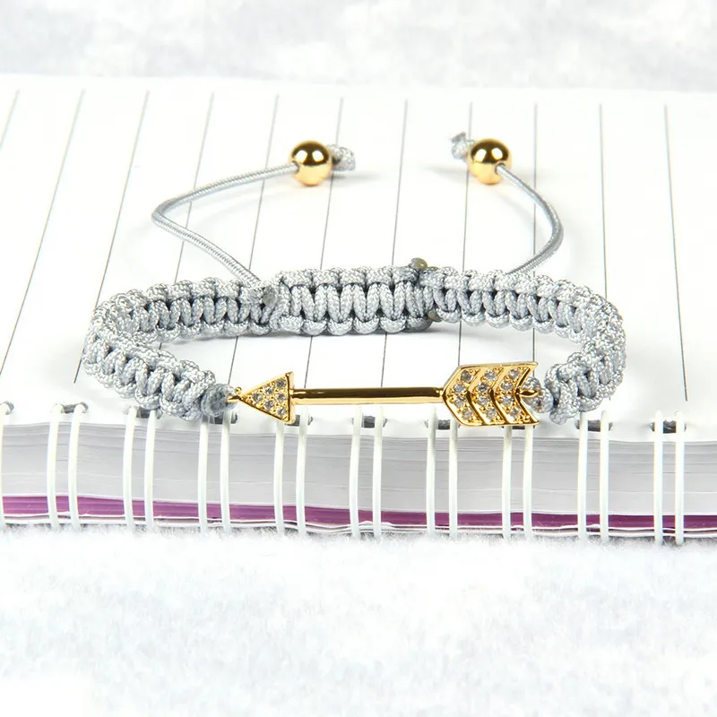 Top qualité amant bijoux gros string gris avec Micro Pave clair CZ Love Arrow bracelets de macramé