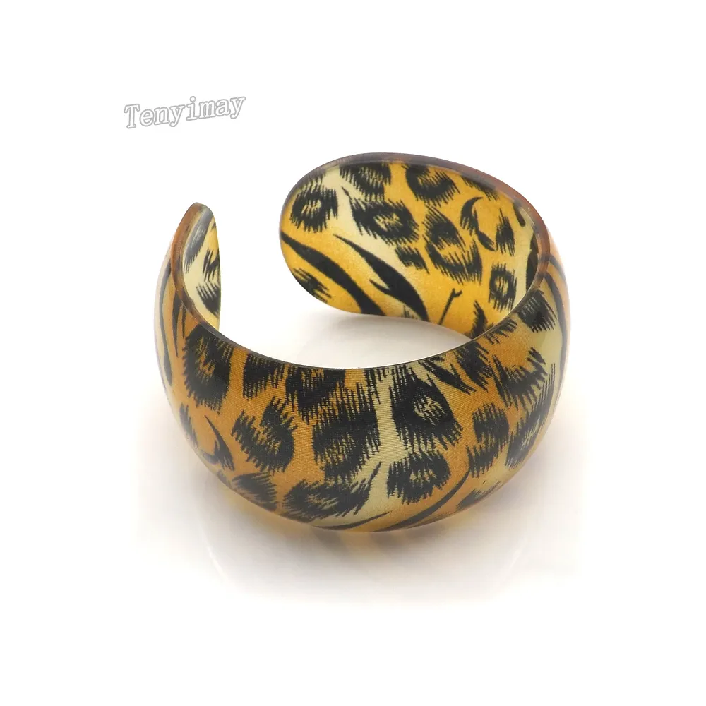 Acrylic Bangle Fashion Mixed Color Leopard Tryckd Öppnad bred Bangle för marknadsföring Partihandel 24st / Fri frakt