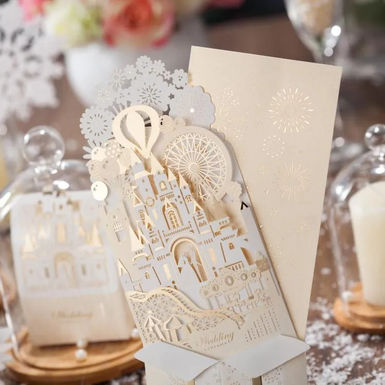 Impresión personalizada Corte por láser Tarjetas de invitaciones de boda huecas Estilo europeo 3D Castillo Invitación de boda Sobre Suministros de boda Tarjetas