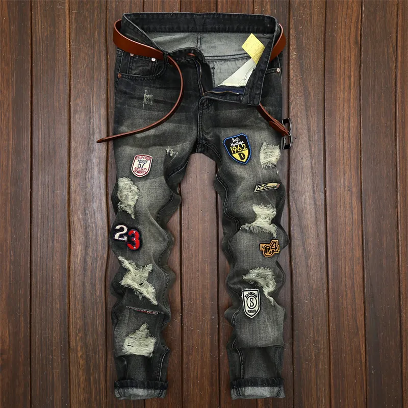 Mode män byxor gammal jeans emblem male rakt jean slim hål patchar jeans