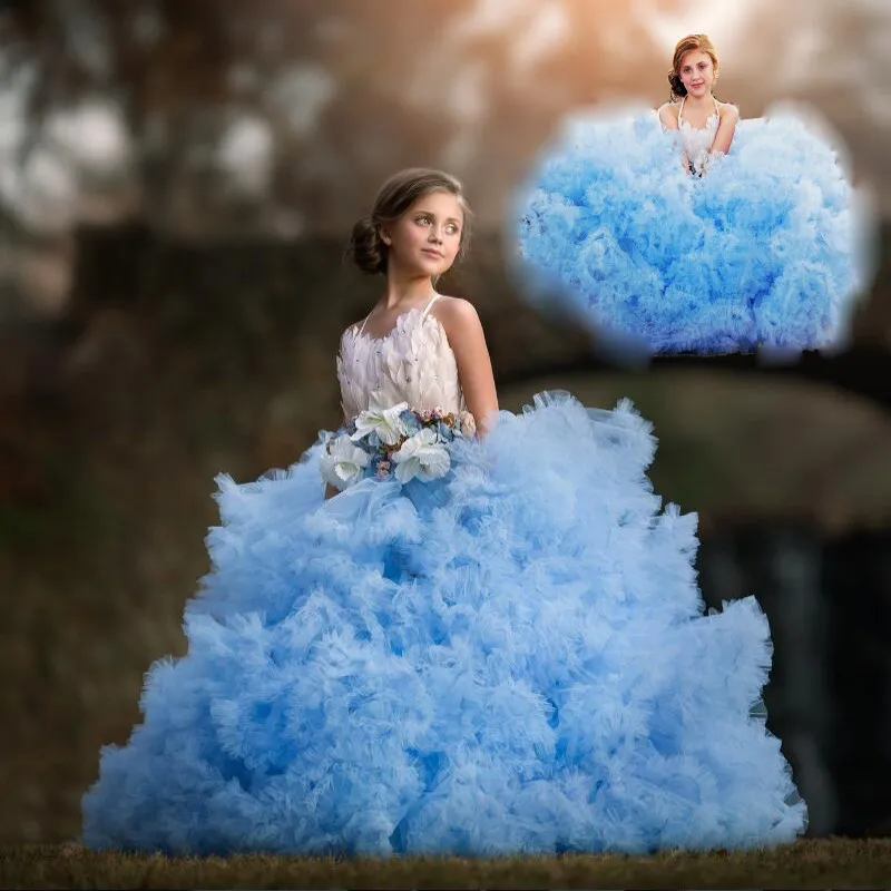 Cloud Blue Girls Pageant Jurk 2017 Mooie Mode Crystal Luxe Feather Communion Jurk Boog Puffy Tiered Flower Meisjes Jurken voor Huwelijk