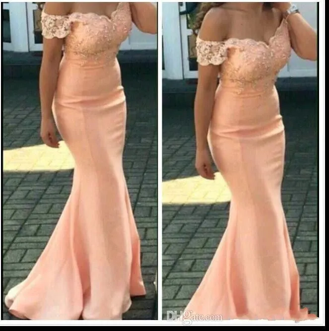 2020 Tanie sukienki druhny Sexy na wesela Peach Cap Rękawy Koronkowe Aplikacje Syrenka Długość podłogi Plus Size Formalna pokojówka Gowns Honor