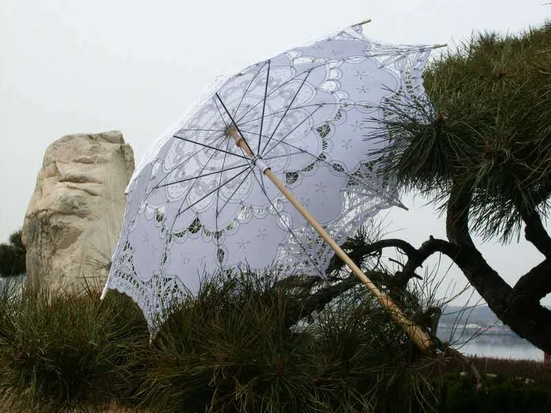 خمر الدانتيل مظلة شمسية لحضور حفل زفاف العرسان الزفاف الدانتيل اليدوية مظلات متعددة الألوان طرز الدانتيل المظلة