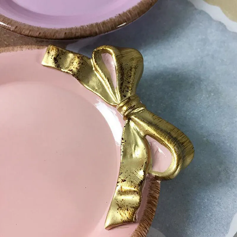 11*10CM Lovely Golden Bowknot Resin Tray Table Decoration Dish Cake Plate Dessert Coffee Cup Holder Party Wedding Ornament F202404