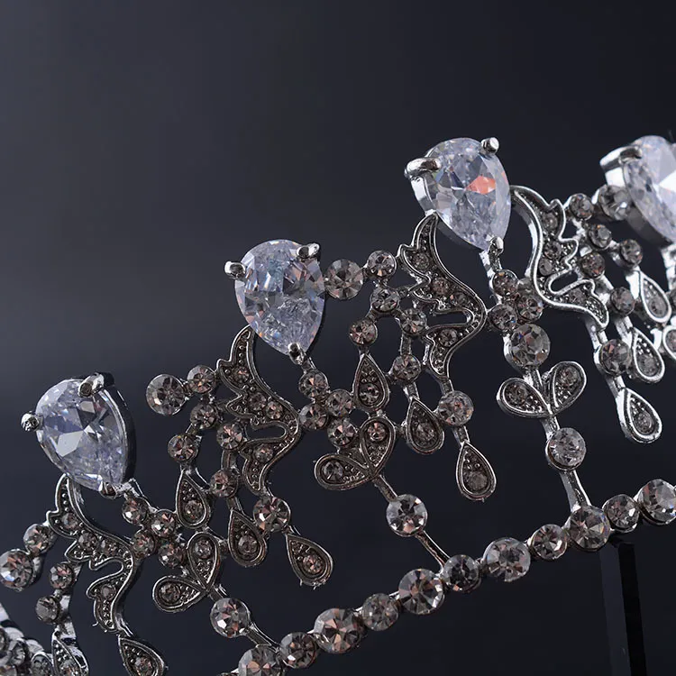 Accessori diademi da sposa barocchi vintage Copricapo da principessa bianco argento Splendidi diamanti bianchi Diademi e corone da sposa 14,2 * 5,2 cm H17
