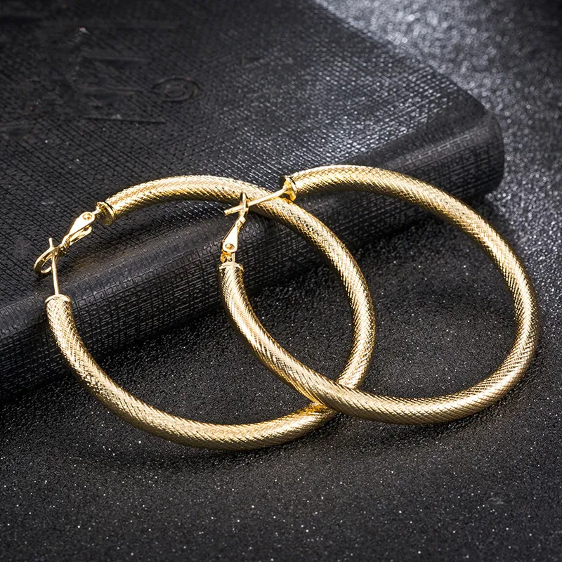 Nya Comings Fashion Womens 18k Yellow Gold Plated Hoop Earrings Huggie Charms Ear Studs Jewelry for Party291V