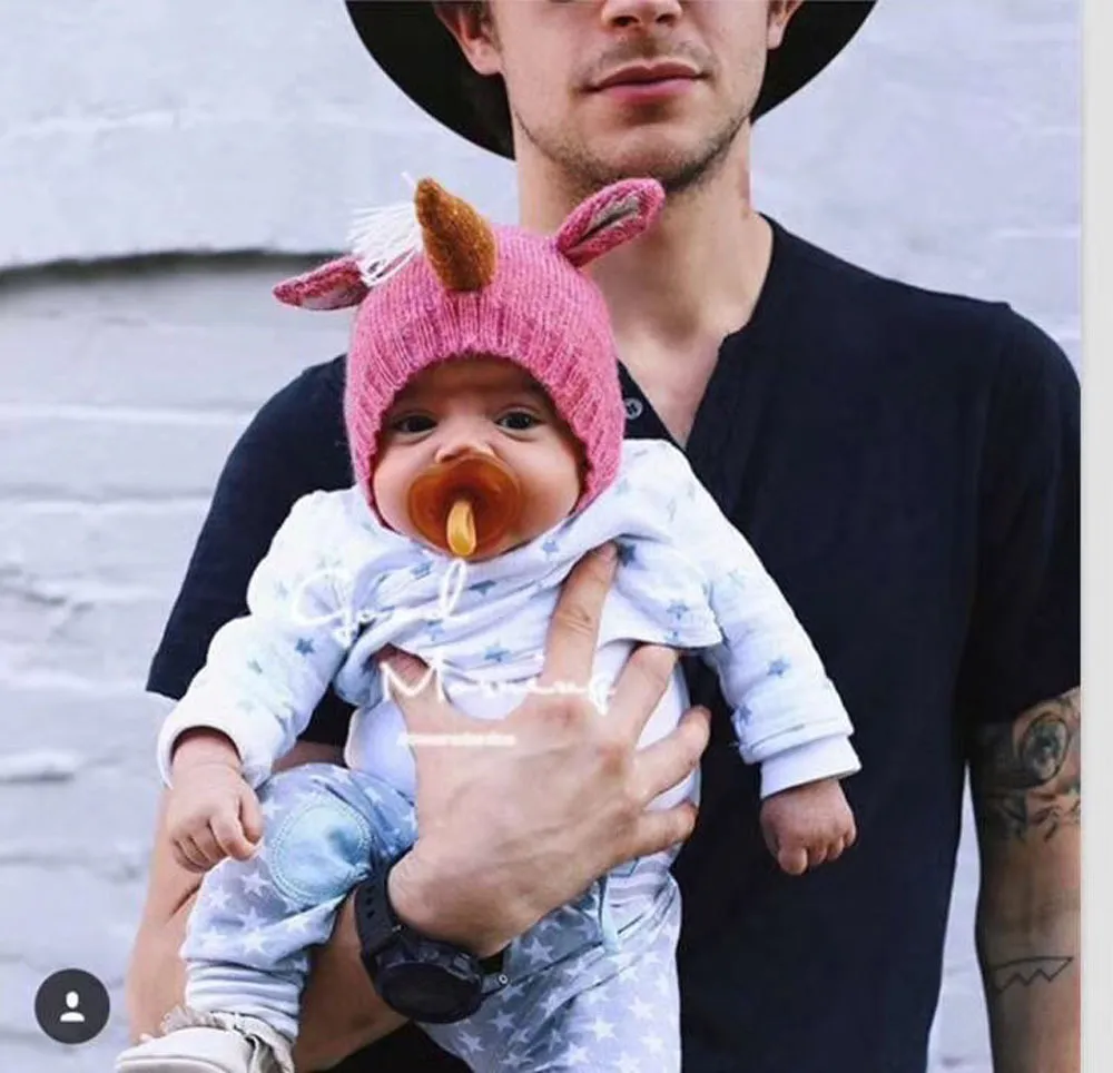 Criança unicórnio orelha aba chapéu de crochê crianças bebê chapéu de crochê bonito unicórnio crianças mão chapéu de malha menino ou menina