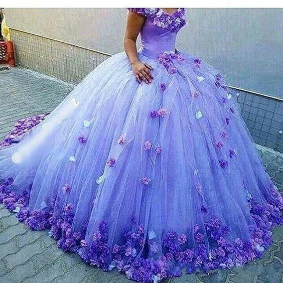 رائع جديد رخيصة ليلك Quinceanera فساتين الكرة بثوب معطلة الكتف مع الزهور الحلو 16 قطار الاجتياح زائد الحجم الحفلة الراقصة حزب فساتين السهرة