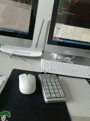 Комплекты клавиатуры и мыши iOne 19 Цифровая клавиатура с колесиком прокрутки для быстрого ввода данных USB-клавиатура mause Беспроводная связь 2.4G и двойной режим Bluetooth